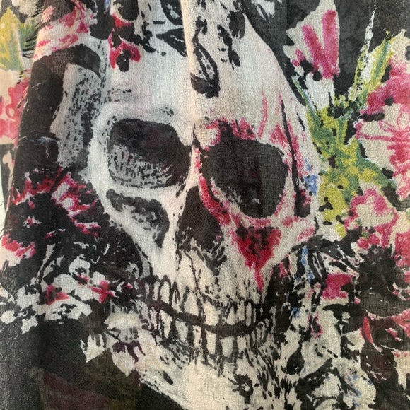 Floral Skull Scarf - Picture 2 of 3